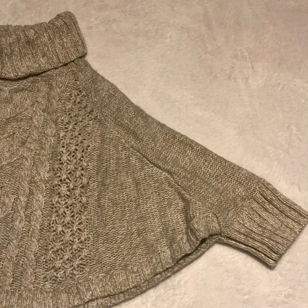 ๐ Cream Cardigan - Picture 3 of 6